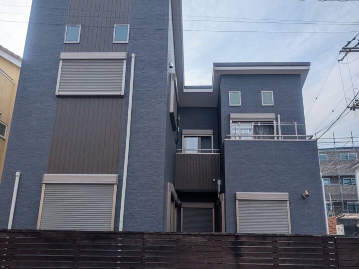 横浜市鶴見区｜ニンバス×木目を活かした上品な屋根外壁塗装
