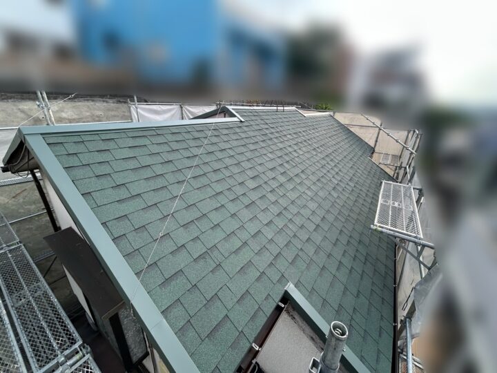 横浜市神奈川区｜屋根材の剥がれから発覚した下地腐食を屋根葺き替え工事で改善