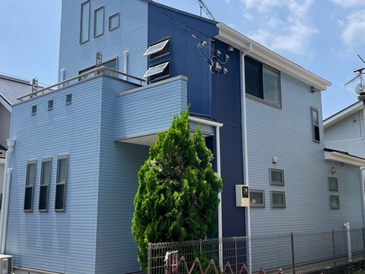 横浜市泉区｜ブルーグレイとチャコールが調和する屋根・外壁塗装