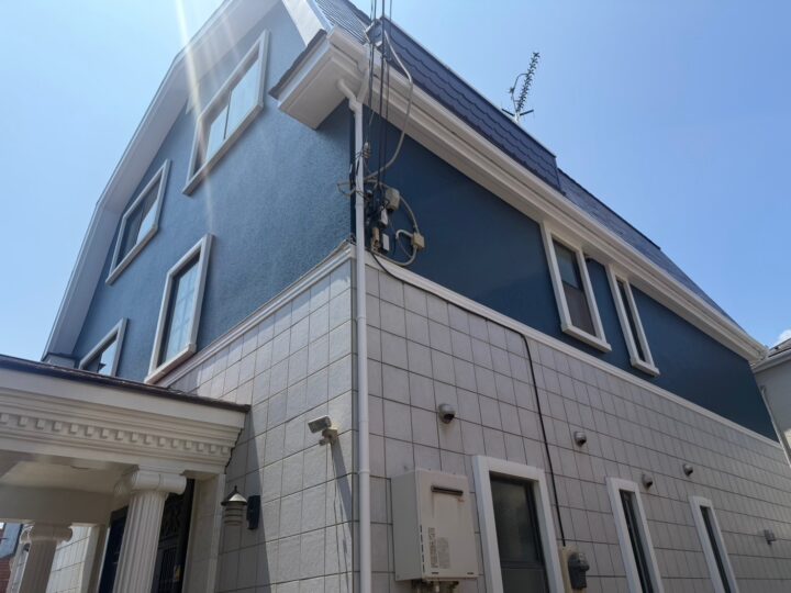 横須賀市長沢｜マウンテンブルー×チョコレートブラウンで落ち着きのある住まいへ。屋根外壁塗装