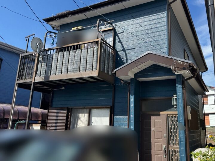 横須賀市長沢｜ピンクからマウンテンブルーへ！深みのある青が映える屋根・外壁塗装